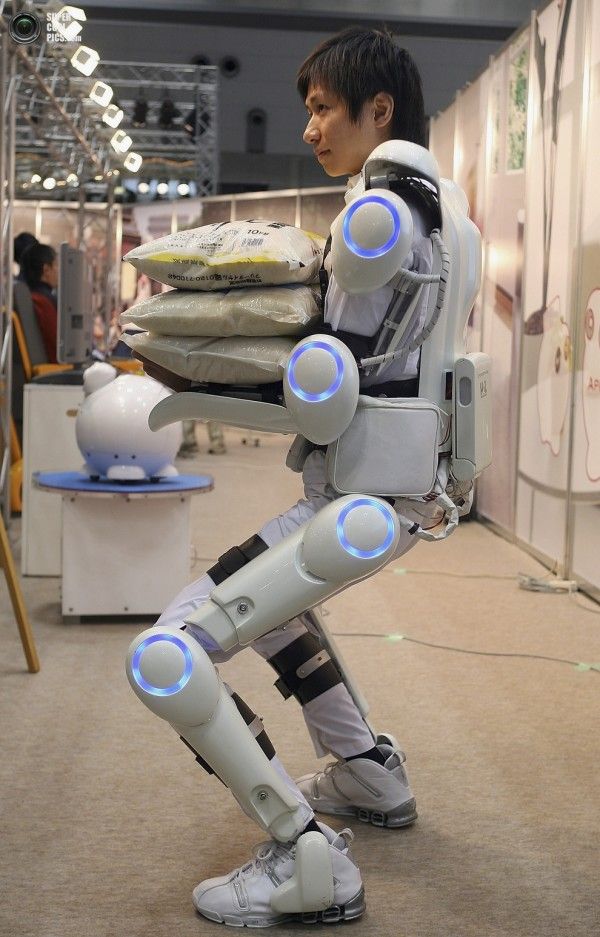 Робот-костюм HAL ©Keijiro Yamamoto/Kanagawa Institute of Technology