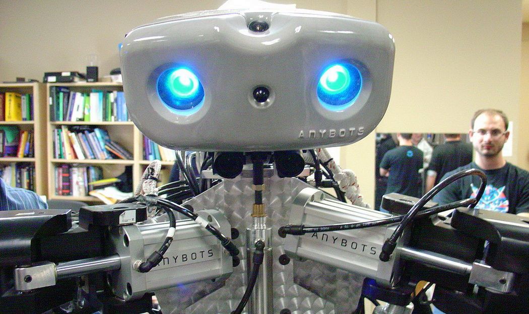 Личный робот и его помощники. Как технологии помогают людям с ограниченными возможностями