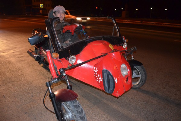 23-летнего инвалида вернул к жизни сконструированный другом скутер