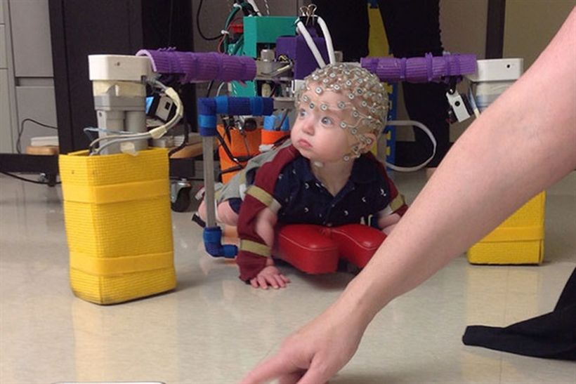 Роботизированный экзоскелет-ползунок поможет малышам с риском ДЦП