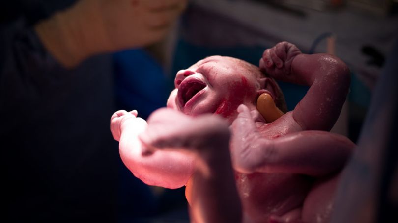 Впервые рожден ребенок от трех родителей
