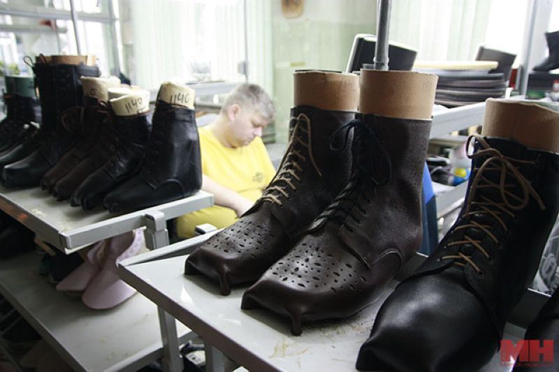 Ортопедическая фабрика на римского. Римского-Корсакова 57 фабрика ортопедической обуви. Обувь для инвалидов. Пошив обуви для инвалидов. Специализированная обувь для инвалидов.