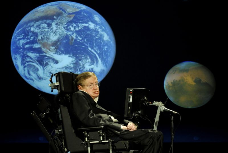 Стивен Хокинг: у людей осталось 100 лет, чтобы покинуть гибнущую Землю