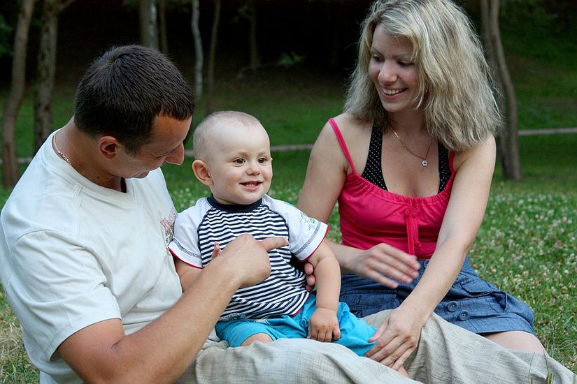 Счастливая семья: Елена Шевкунова вместе с супругом и сыном Никитой, до того как узнали о диагнозе сына. Фото: из семейного архива 