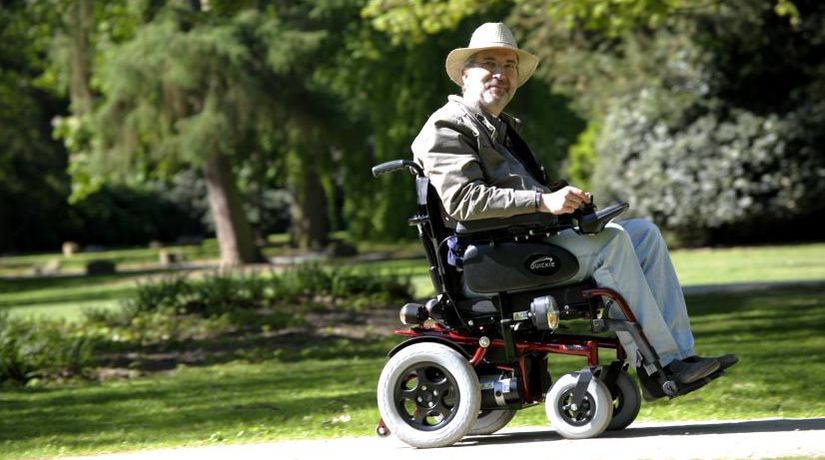 Как выбрать инвалидную коляску с электроприводом