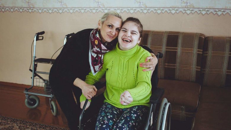 Верните нам «Радугу»! Власти Мозыря хотят закрыть уникальный реабилитационный центр для детей с инвалидностью — родители встали горой