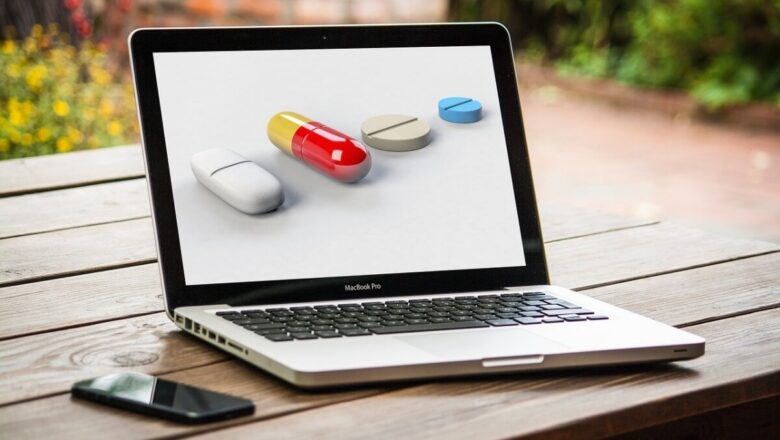 Минздрав подготовил проект указа о продаже лекарств через интернет