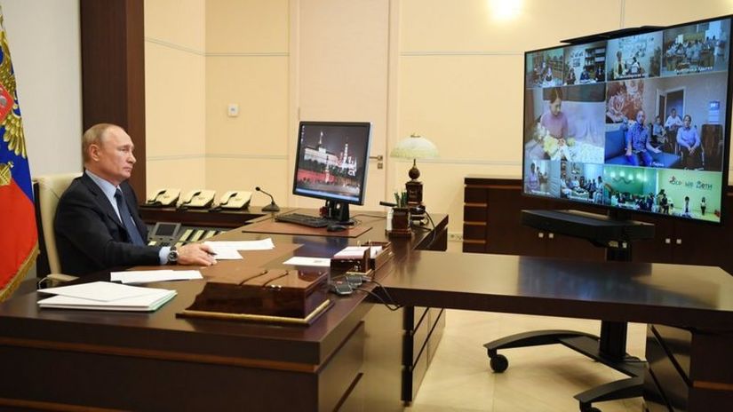 В начале июня Путин провел встречу с сотрудниками НКО, на которой обсуждались проблемы детей с СМА и другими серьезными заболеваниями