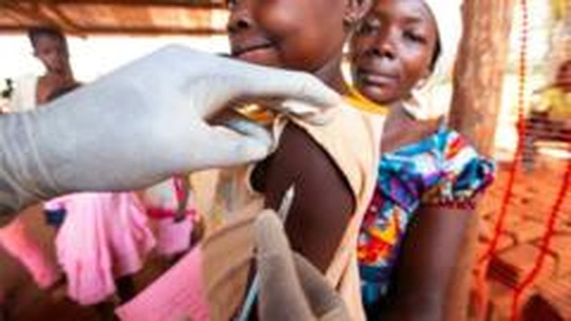 В 26 государствах плановые прививки от кори для 94 млн человек были отложены из-за карантина, а возобновлены лишь в восьми из них (Бразилии, Непале, Филиппинах, ЮАР, Демократической республике Конго, Нигерии, Эфиопии и Сомали).