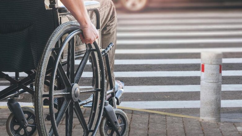 «Инвалид на коляске переехал дорогу, не спешившись». ГАИ Могилева опубликовала нестандартные обращения граждан в 2021 году