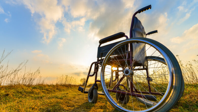 Кто поможет получить инвалидную коляску?